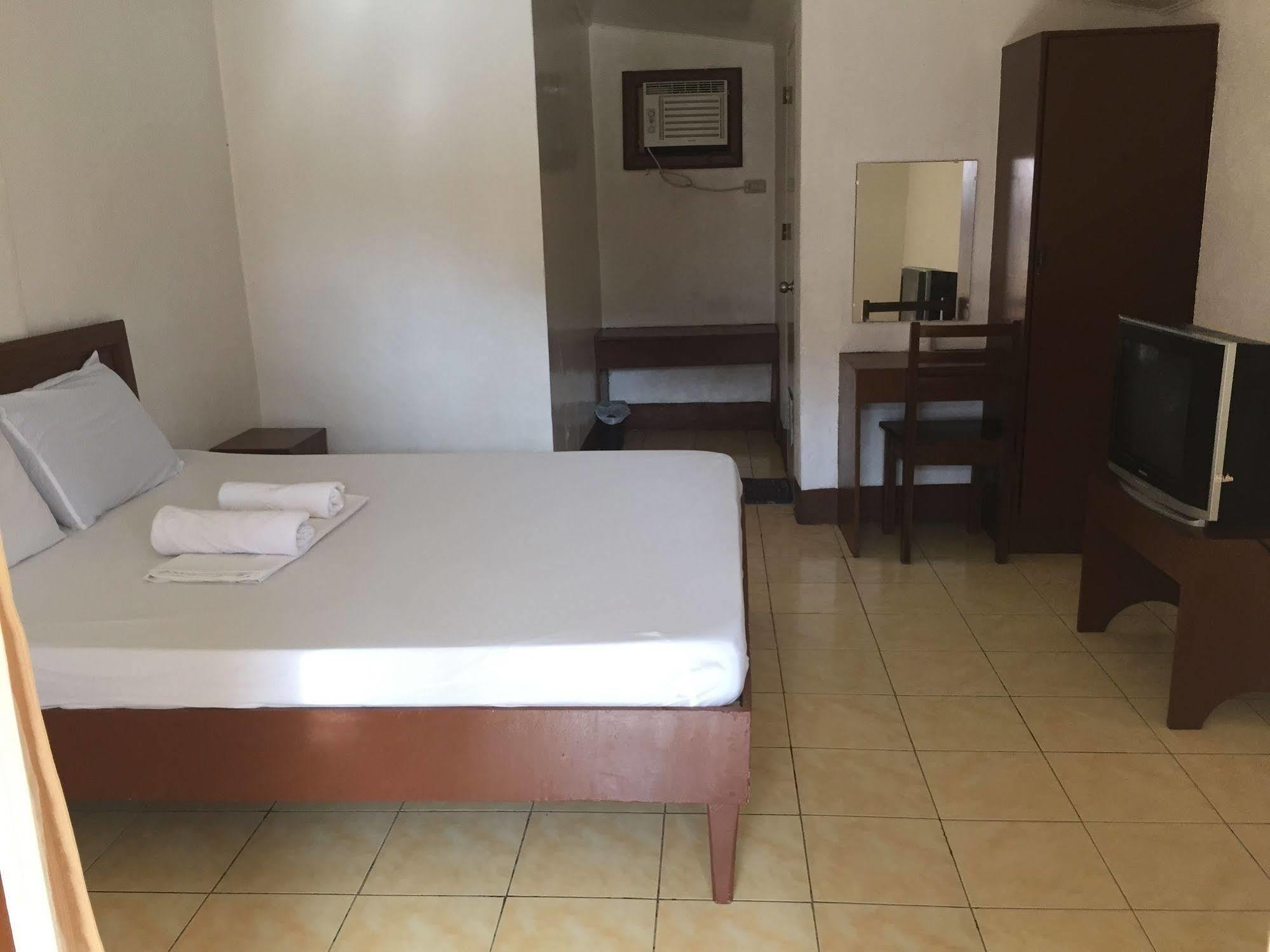 Bayview Inn Ормок Экстерьер фото