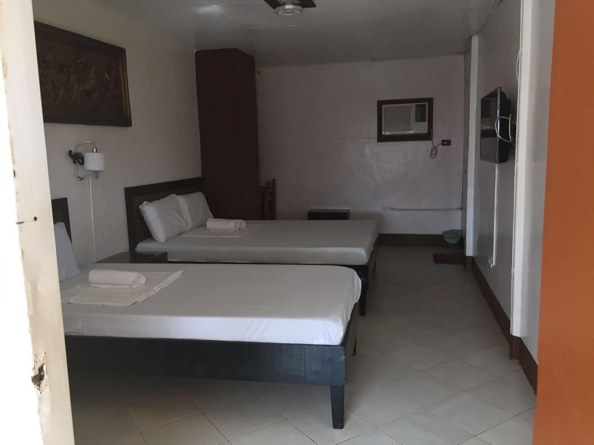 Bayview Inn Ормок Экстерьер фото